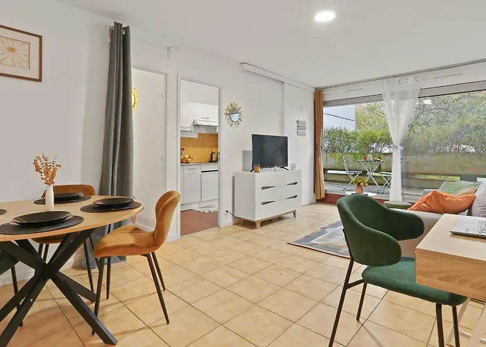 Parenthese Urbaine -1Mn Metro - Paris - Wifi - Commerces - Balcon Vue Calme- Travail - Famille