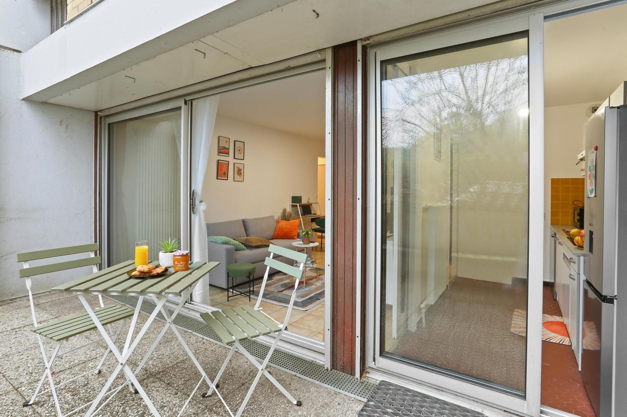Parenthese Urbaine -1mn Metro - Paris - Wifi - Commerces - Balcon Vue Calme- Travail - Famille Appartement Maisons-Alfort
